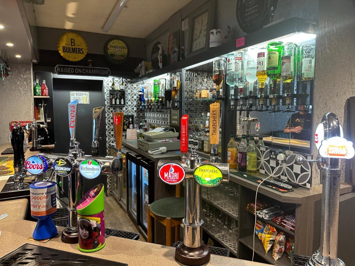 The Angel Inn Troed-y-rhiw Екстериор снимка